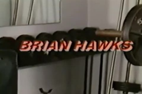 Luscious Body Builders kissing & sucking