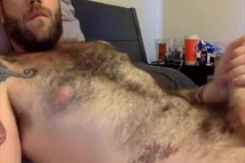 This bushy Dilf likes To wank Off On webcam