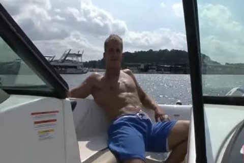 Brandon Lewis nailing In Public