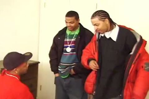 Three lustful Gentlemen enjoy A Steamy Threeway