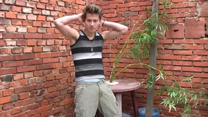 EastBoys.com: Solo super slim Andre gay cumshot