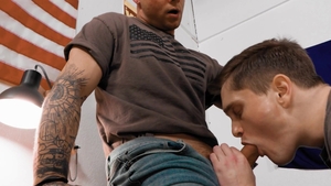 Activeduty - Tattooed gay finds irresistible hard nailining