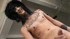AlternaDudes: Piercing & inked emo jacking off in public
