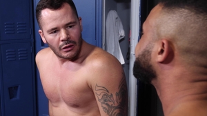 Family Creep: Bareback Deep Inside Dark-haired Jock