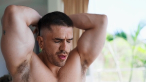 Bromo: Four-Poster Fuck with Friends and Fun